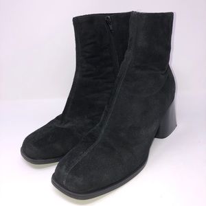 EUC Gloria Vanderbilt Jillian suede boots Black9.5